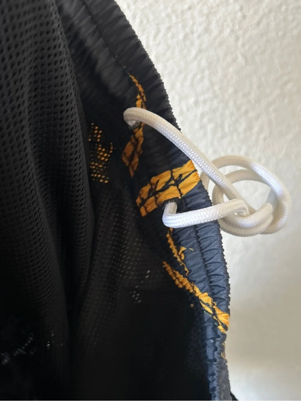 Nike SB Floral Print swim Board shorts trunk men small black Yellow Accents